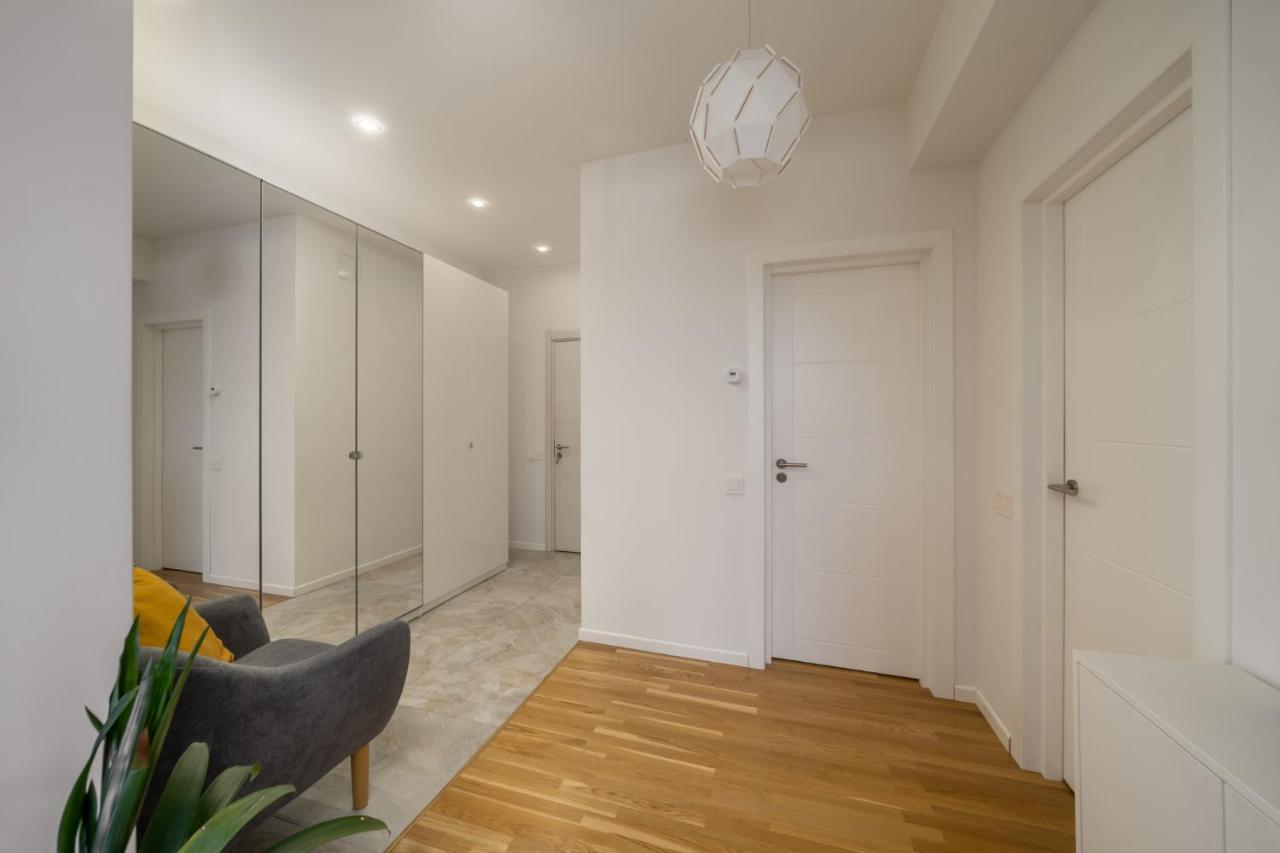 1-Bedroom Penthouse With Underground Parking Riga Exterior foto